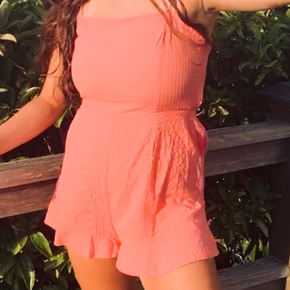 Pink Ruffle Romper - Picture 3 of 3